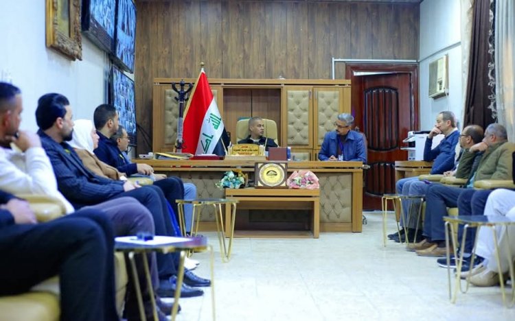 مدير بلدية الناصرية يترأس اجتماعًا لبحث القضايا الإدارية وتسهيل الإجراءات للمواطنين