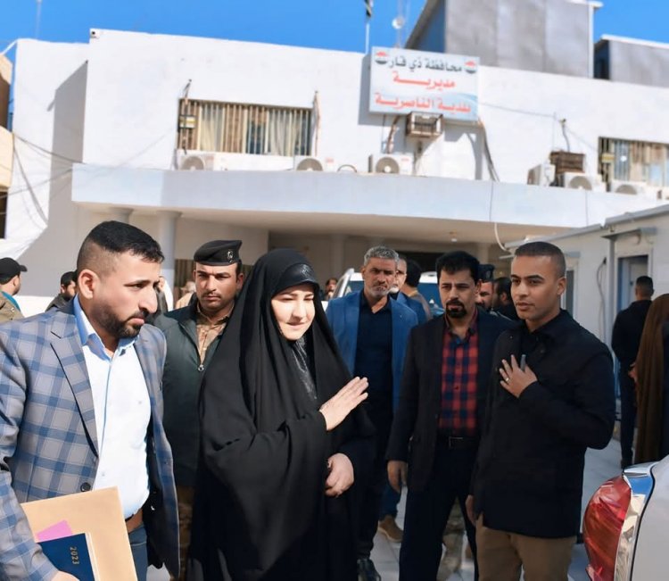 مدير بلدية الناصرية  يستقبل النائب عُلا الناشي  في مكتبه