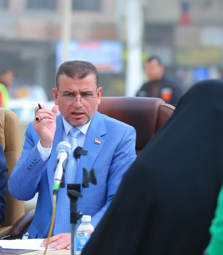 محافظ ذي قار في ساحة الحبوبي: مبادرة غير مسبوقة لحل قضايا المواطنين وسط المدينة وبحضور مدير بلدية الناصرية