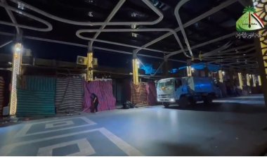 بلدية الناصرية تواصل أعمال رفع النفايات