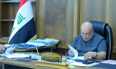 مدير بلدية الناصرية يصادق على اول معاملة تمليك ضمن قرار 20