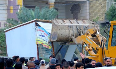 مدير بلدية الناصرية يشرف على حملة كبرى لإزالة التجاوزات في الإسكان الصناعي