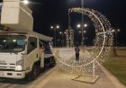 استعدادًا لاستقبال شهر رمضان المبارك بتوجيه من قحطان عدنان مدير بلدية الناصرية، باشرت كوادر البلدية بنصب أشكال الزينة والإنارة في عدد من الشوارع والساحات العامة، ضمن الاستعدادات المبكرة لاستقبال شهر رمضان المبارك، وبما يضفي أجواءً إيمانية وجمالية تليق بقدسية الشهر  الفضيل.  #إعلام_مديرية_بلدية_الناصرية