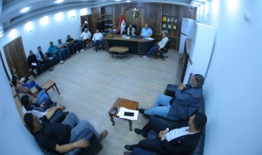 مدير بلدية الناصرية يعقد اجتماعاً  لتنظيم الواردات ومحاسبة المخالفين