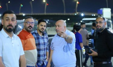 مدير بلدية بلدية الناصرية المهندس قحطان عدنان يتابع أعمال نصب الزينة والإنارة