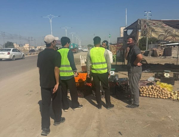 ‏تواصل كوادر بلدية الناصرية أعمالها في متابعة التجاوزات في جميع أحياء وشوارع المدينة، وذلك استناداً إلى توجيهات السيد مدير بلدية الناصرية الحقوقي محمد جبار ضايف، لمتابعة هذا الملف الحيوي والعمل على فتح الشوارع وإزالة العوائق أمام حركة المواطنين وانسيابية السير. ‏كما تؤكد البلدية على فرض العقوبات والغرامات المالية بحق المخالفين، داعيةً الجميع إلى الالتزام بالأنظمة والتعليمات حفاظاً على الممتلكات العامة والمظهر الحضاري للمدينة. #شعبة_الاعلام_والاتصال_الحكومي